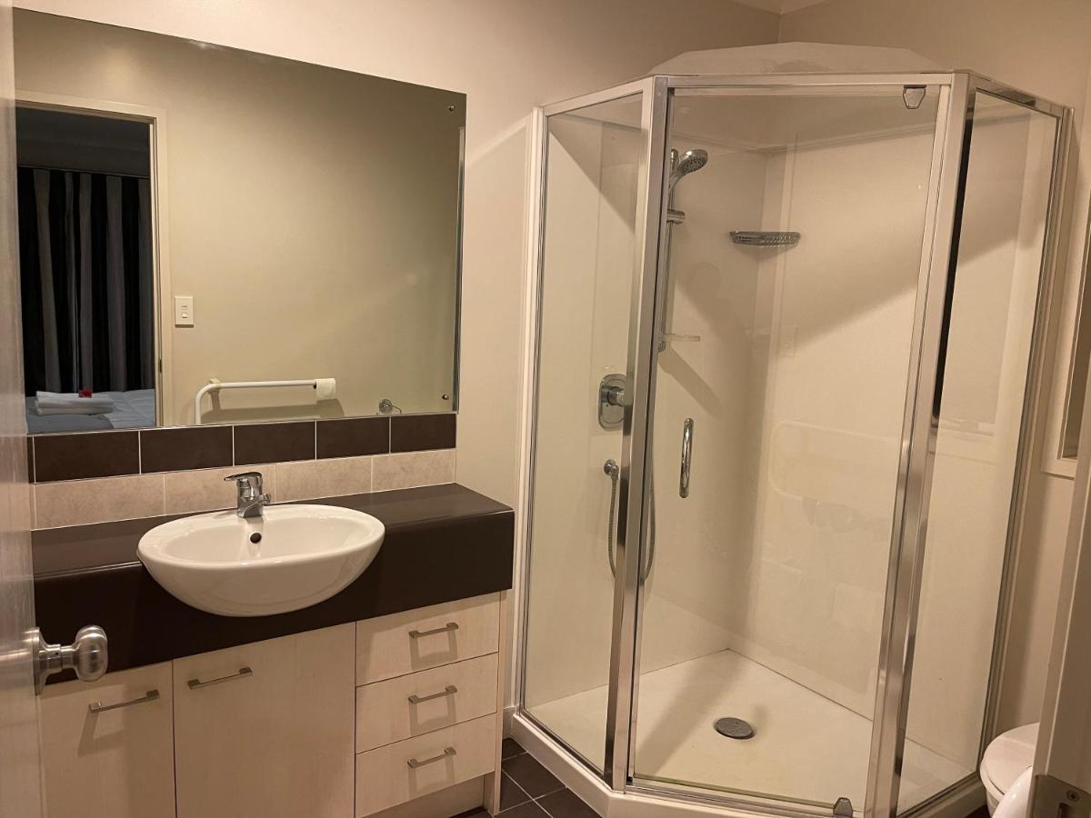 Ruth'S House Master Room With Private Shower And Toilet Auckland Exterior foto